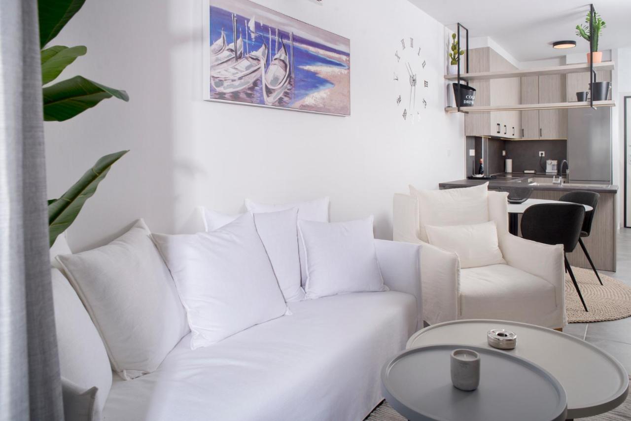 Urban Chic Luxury At The City Center Kalamata Exteriér fotografie